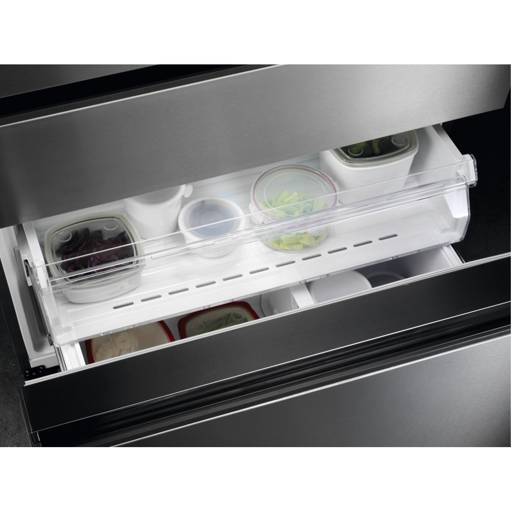 aeg-rmb954e9vx-series-9000-freestanding-plumbed-in-american-fridge-freezer-stainless-steel-1146200816 AEG RMB954E9VX Series 9000 Freestanding Plumbed-In American Fridge Freezer Stainless Steel - Image 6