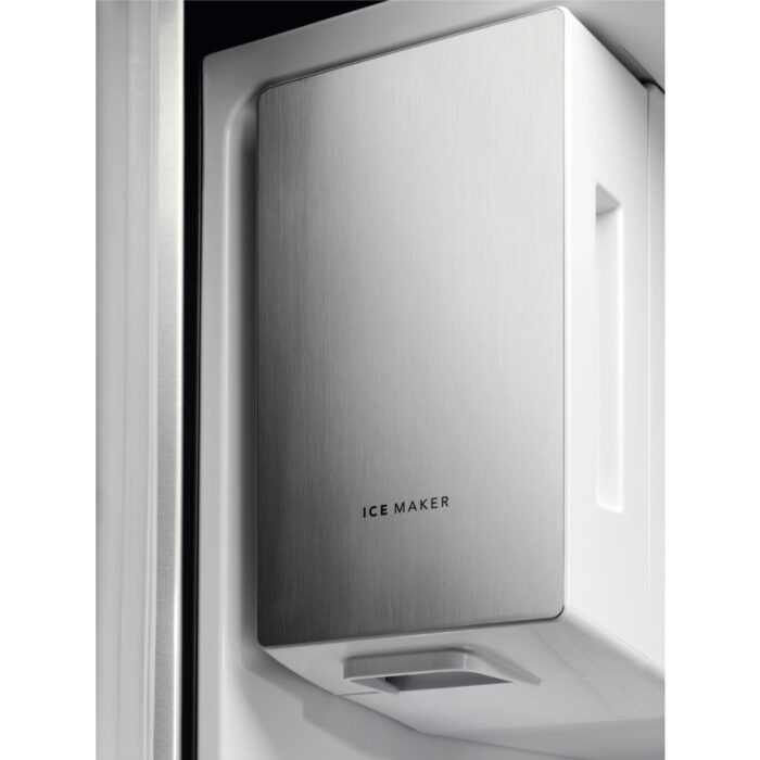 AEG RMB954E9VX Series 9000 Freestanding Plumbed-In American Fridge Freezer Stainless Steel - Image 9