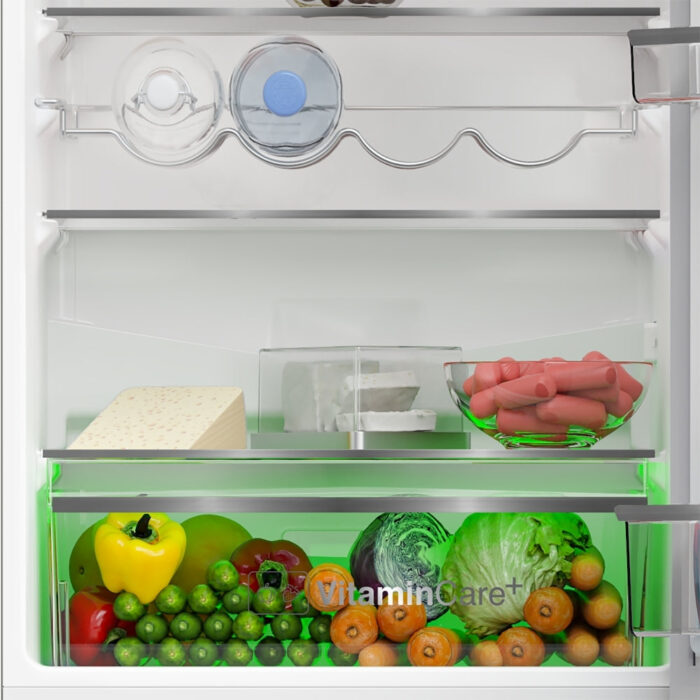 Blomberg KGM4574V Frost Free Fridge Freezer White - Image 7